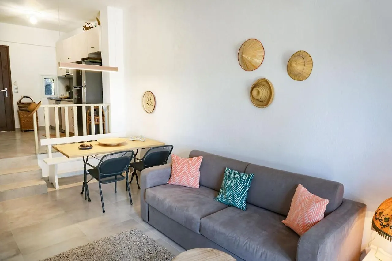 Delfini Villa, Beachfront 2-Bdrm Maisonette Possidi 0*,  Grecia