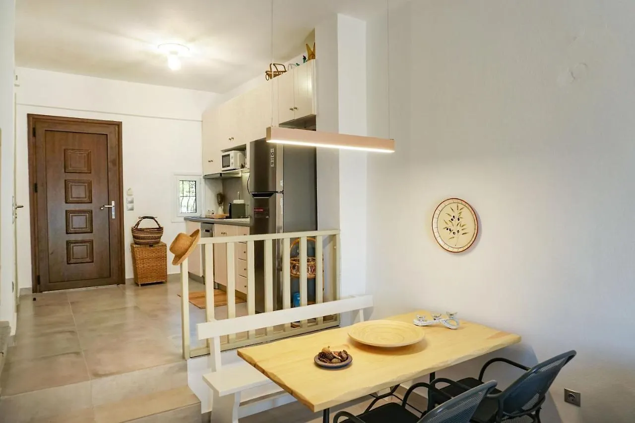 Delfini Villa, Beachfront 2-Bdrm Maisonette Possidi 0*,  Grecia