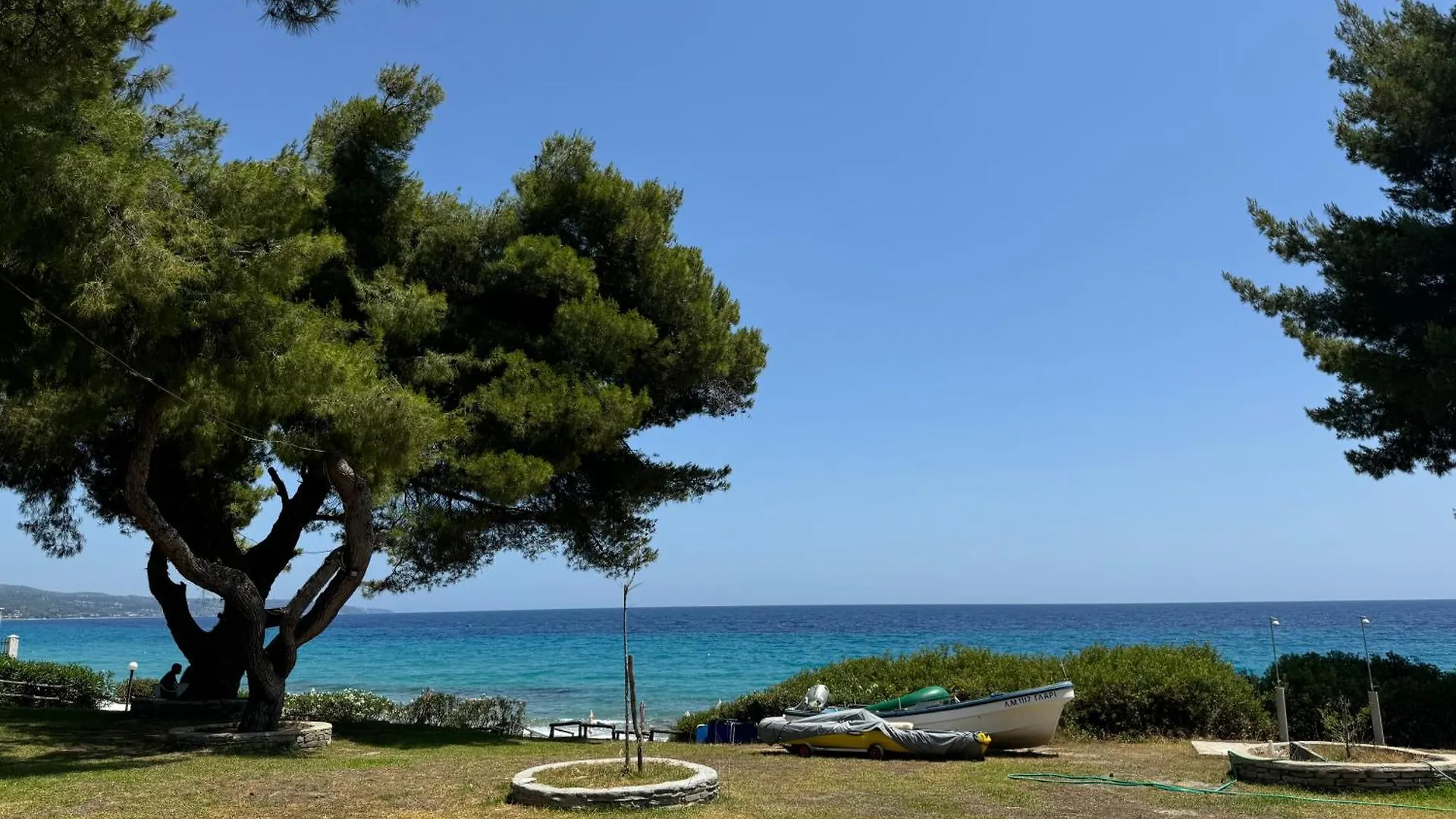 Case de vacanță Delfini Villa, Beachfront 2-Bdrm Maisonette Possidi