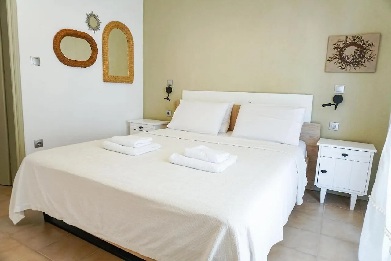 Delfini Villa, Beachfront 2-Bdrm Maisonette Possidi