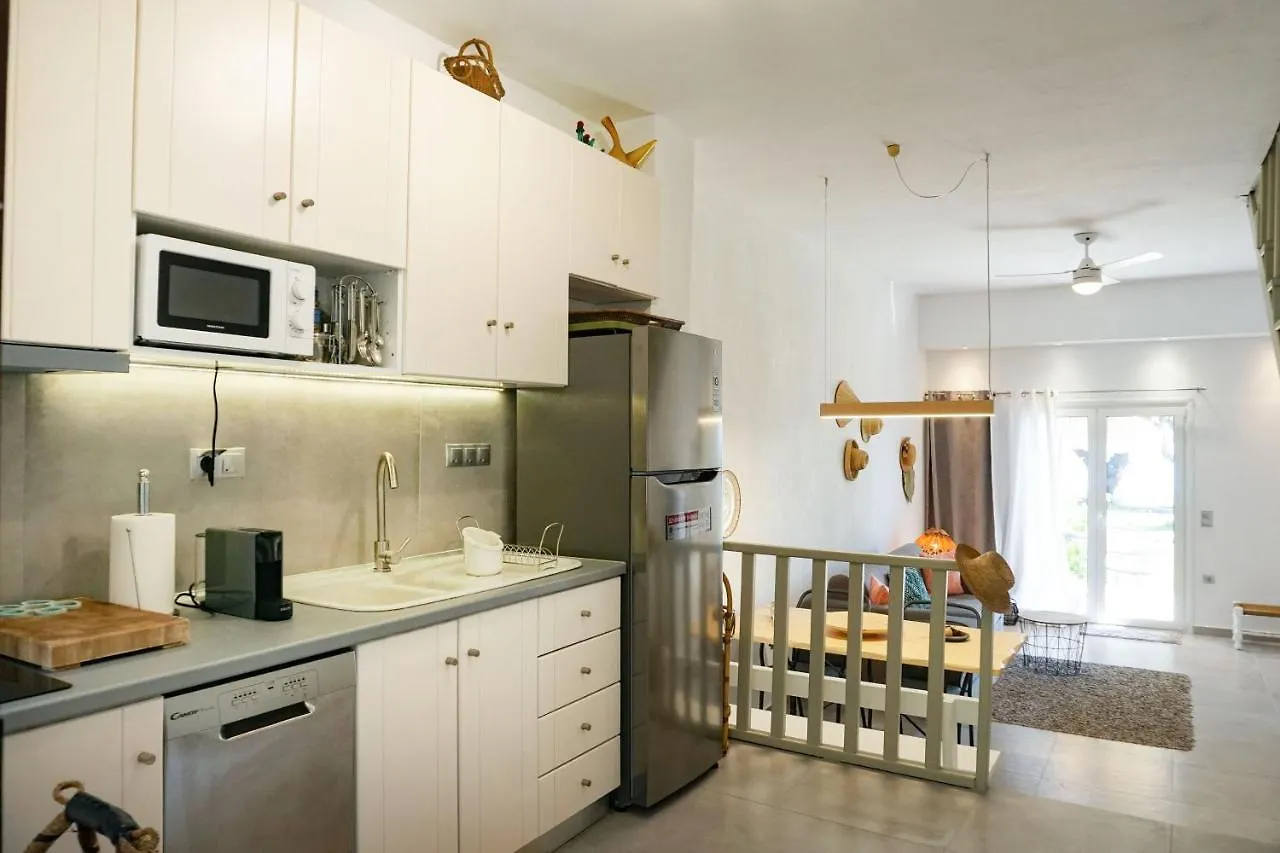 Сasa de vacaciones Delfini Villa, Beachfront 2-Bdrm Maisonette Possidi